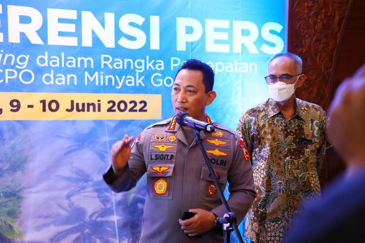 Kepala Kepolisian Negara Republik Indonesia (Kapolri) Jenderal Listyo Sigit Prabowo dalam acara Business Matching Minyak Goreng Curah Rakyat (MGCR) di Bali, Jumat (10/6/2022). Foto: Humas Polri