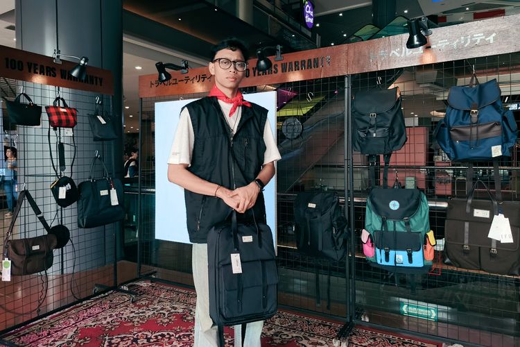 Salah satu brand yang di pamerkan Matcha Invasion, merupakan acara yang diperuntukkan desainer muda Surabaya belajar langsung dari para pelaku industri fashion di Fairway Nine Mall Surabaya, Jumat (30/6/2025) sore.