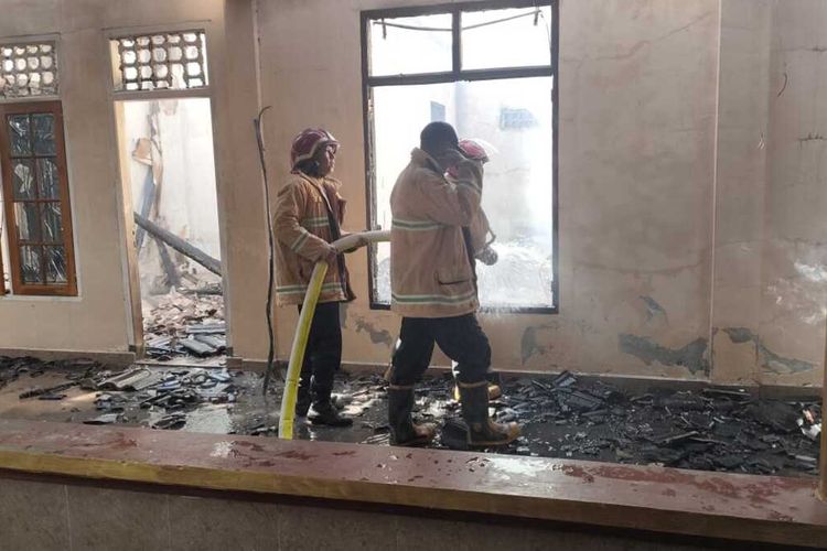 TKP Rumah Pribadi Wakil Bupati Lombok Barat Terbakar, Diduga Karena Korselting Listrik