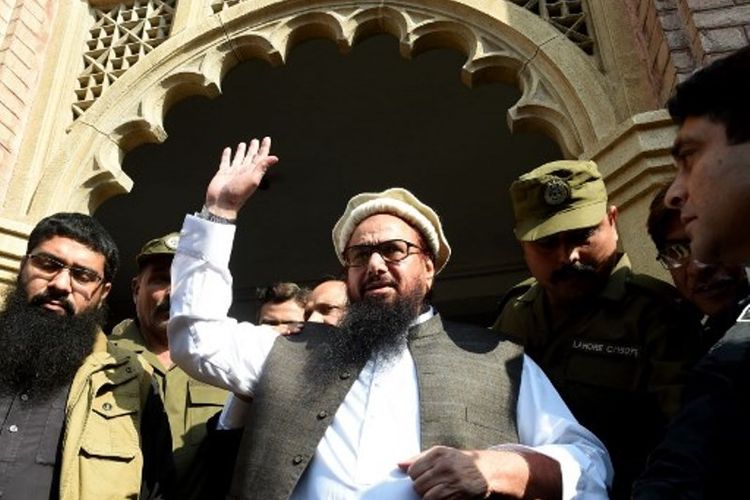 Pengadilan Pakistan telah meminta pembebasan militan incaran Amerika Serikat, Hafiz Saeed, yang dinyatakan bersalah terkait serangan di India pada 2008, di mana 168 orang terbunuh. (AFP/Arif Ali)