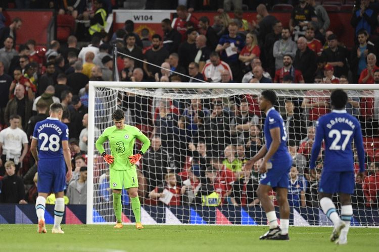 Reaksi para pemain Chelsea setelah kekalahan dari Man United di Stadion Old Trafford, Jumat (26/5/2023) dini hari WIB. Duel Man United vs Chelsea berakhir dengan skor 4-1. 