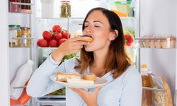 Studi Sebut Kesepian Picu Keinginan Makan Makanan Manis 