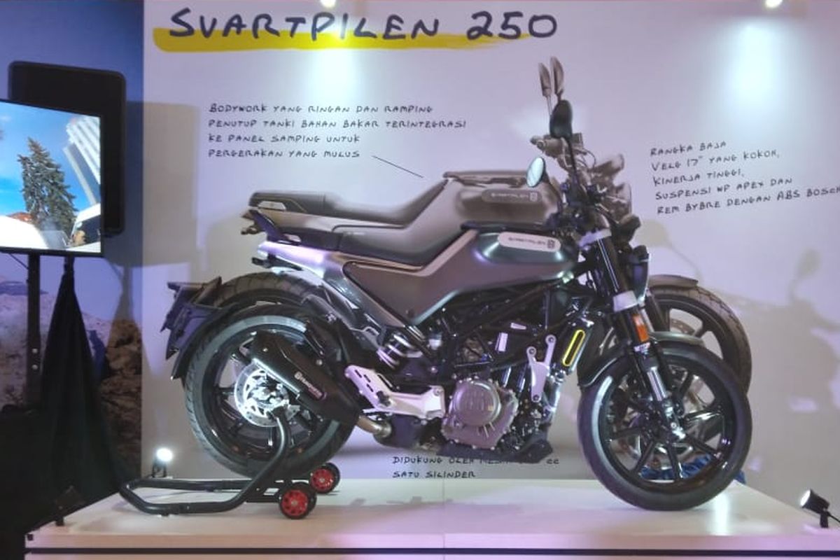 Husqvarna Svartpilen 250 meluncur di IIMS Hybrid 2022