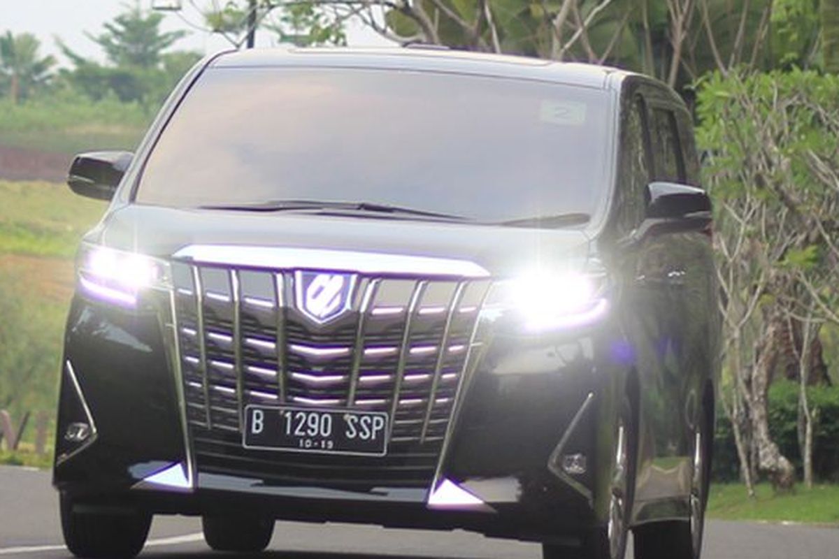 Toyota Alphard hybrid 