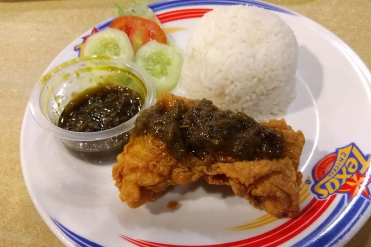 Texas Chicken meluncurkan paket ayam sambel ijo.