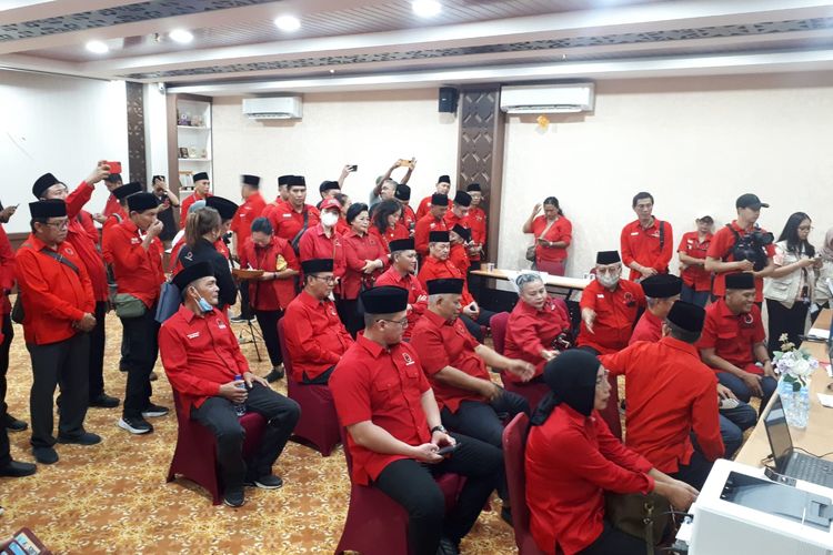 PDI-Perjuangan daftarkan 160 bacaleg ke KPU DKI Jakarta, Kamis (11/5/2023).