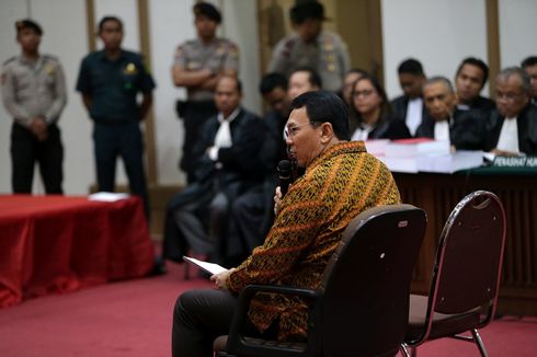 Ahok Sempat Ditegur Hakim Saat Bacakan Pleidoi