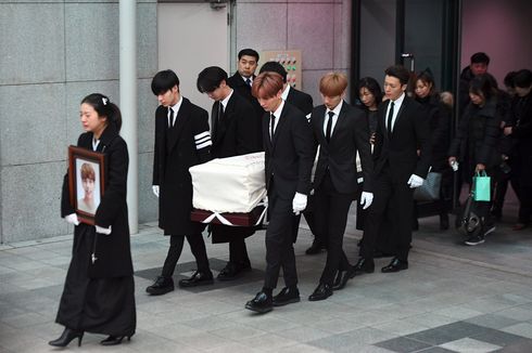 Minho Pimpin Upacara Pemakaman Jonghyun SHINee