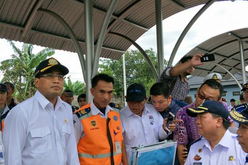 Menhub Sebut Truk Kelebihan Muatan Penyebab Kemacetan di Tol Cikampek