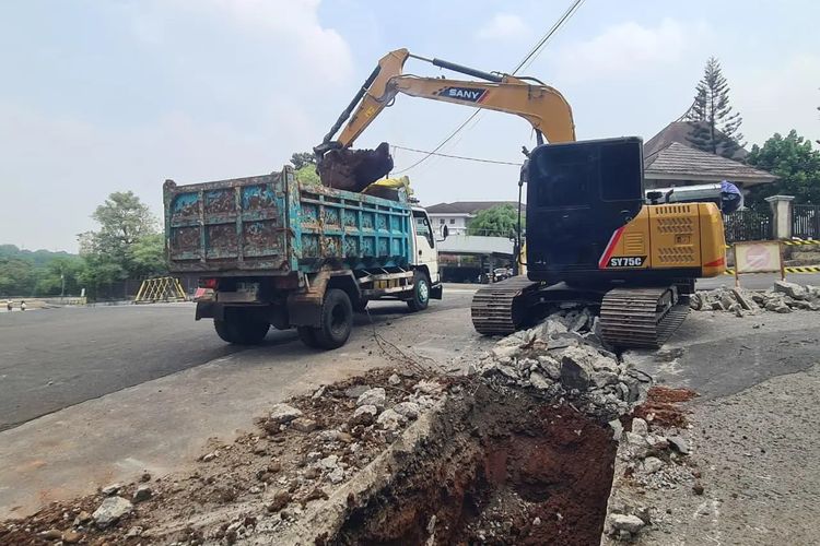 Jalan Cinere Raya Depok Diperbaiki, dari Simpang SouthCity hingga Jalan Bandung