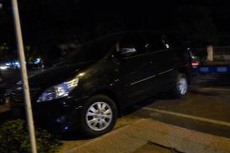 kecelakaan Innova di jalan Adi Sucipto Banyuwangi Rabu (12/02/2014)