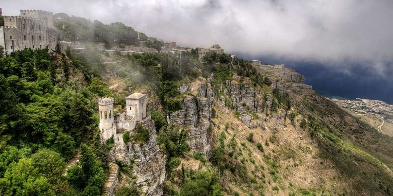 Desa Erice, Sisilia, Italia