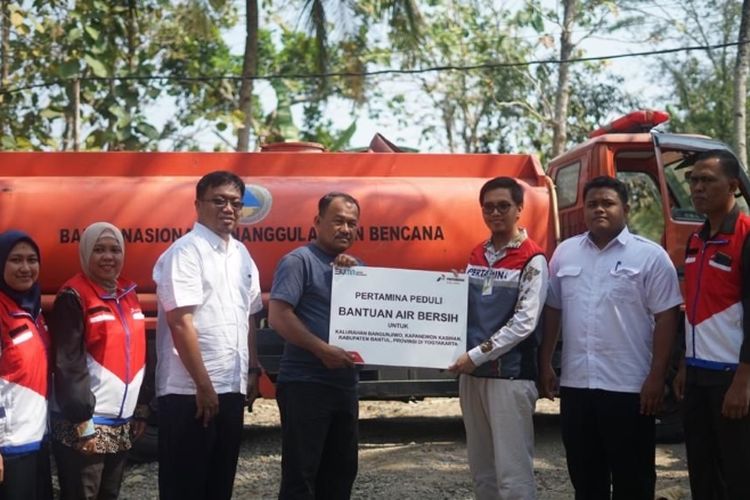 Merespons kekeringan di sejumlah wilayah, Pertamina mengirimkan bantuan air bersih ke Kelurahan Bangunjiwo, Kapanewon Kasihan, Kabupaten Bantul, Daerah Istimewa Yogyakarta (DIY).
