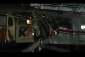Tabrakan Kereta Jarak Jauh dan KRL di Stasiun Bekasi Timur, KCI Lakukan Penanganan di Lokasi