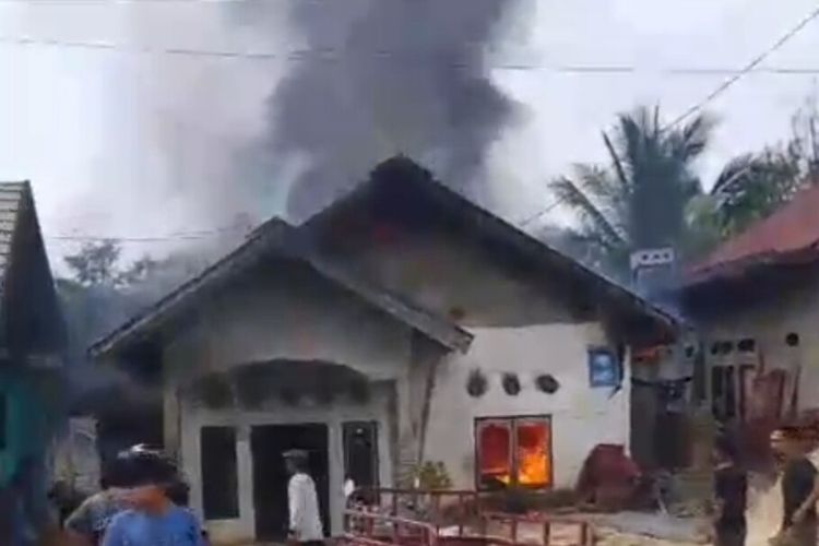 Diduga Cemburu, Pria di Konawe Bakar Rumah Sendiri hingga Rugi Rp 250 Juta