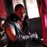 Sinopsis The Man with The Iron Fists, Upaya RZA Bantu Zen Yi Balas Dendam
