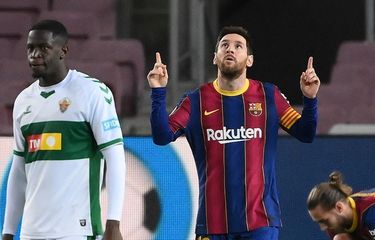 Lionel Messi mencetak dua gol pertama Barcelona (menit ke-48 dan ke-69) pada laga lanjutan LaLiga kontra Elche di Stadion Camp Nou, Kamis (25/2/2021) dini hari WIB.