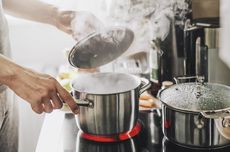 Mudah, 8 Cara Menghilangkan Bau Gosong di Dapur