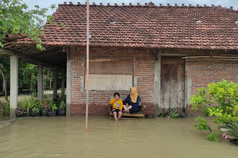 Cerita Korban Banjir Demak, Seharian Dapat Bantuan 2 Bungkus Nasi, padahal Keluarganya Ada 4