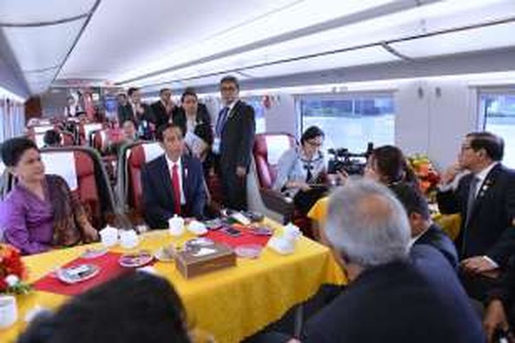 Presiden Joko Widodo bertolak ke Shanghai dari Hangzhour, China dengan menggunakan kereta api, Sabtu (3/9/2016).