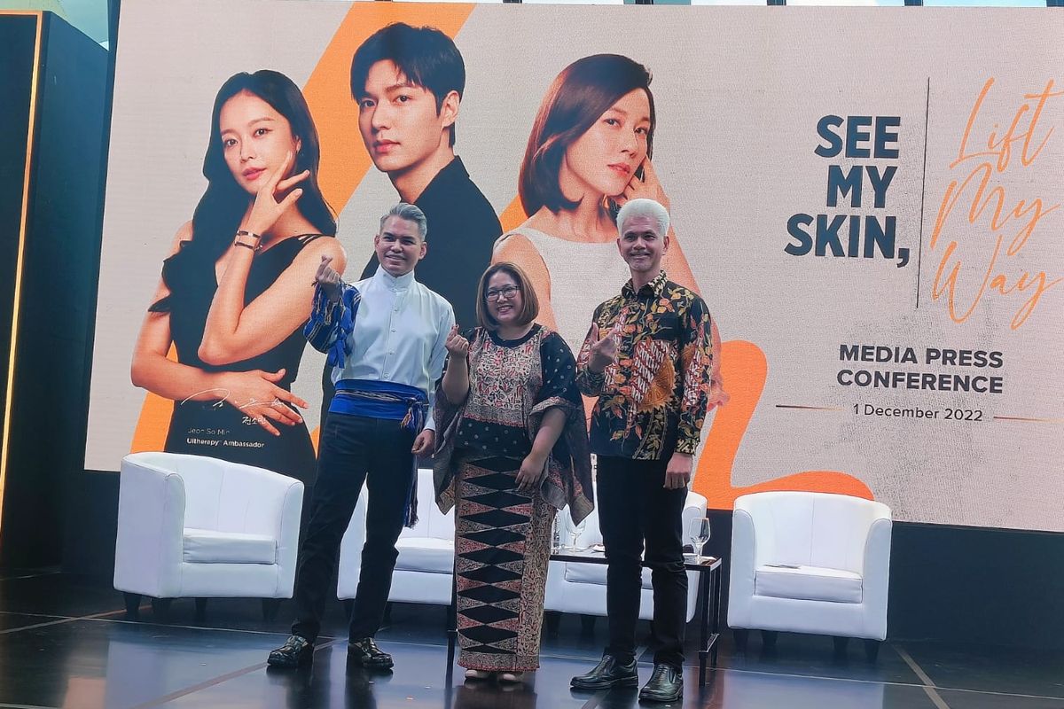 Dr Stanley, Heidy Sembung, dan Ricardo Manaloto dalam acara Merz Aesthetics saat mengumumkan brand ambassador Lee Min Ho, Kim Ha Neul, dan Jeon So Min