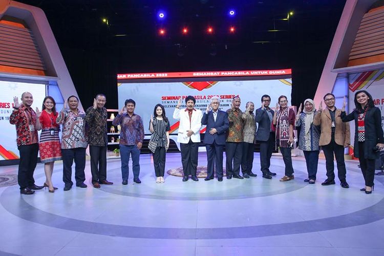 Narasumber pada Seminar Pancasila 2022 series 1. 

