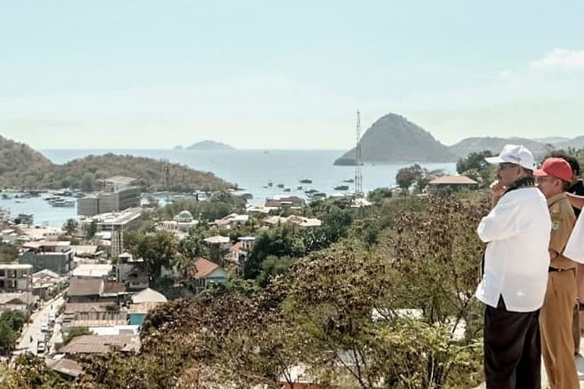 Menteri Pariwisata Arief Yahya saat mengunjungi destinasi super prioritas Labuan Bajo, Nusa Tenggara Timur