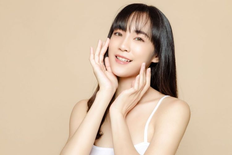 Model rambut wanita wispy 90's bangs