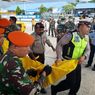 Keluarga Sambut Jenazah Prada Sujono, Korban Kecelakaan Heli MI-17 TNI