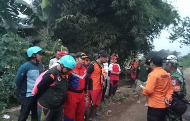 Latihan Kuda Lumping, Pemuda di Kabupaten Bandung Lompat ke Sungai ...