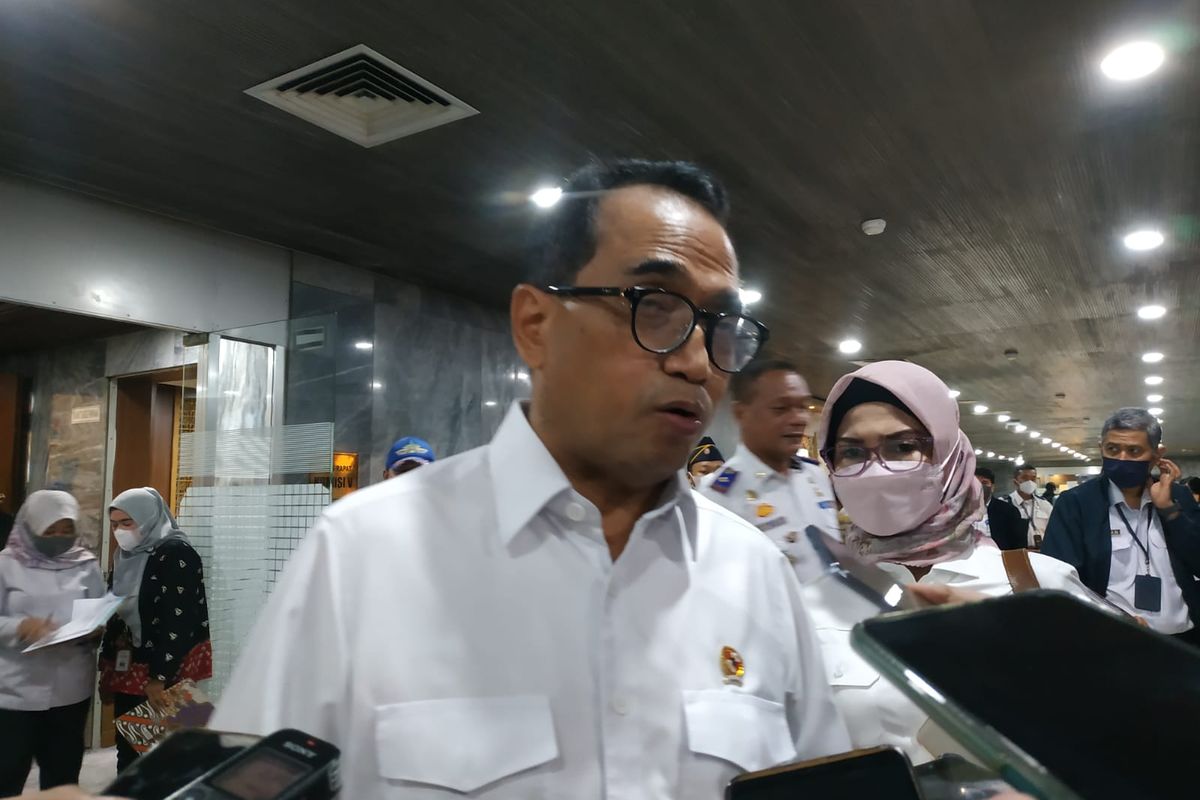 Menteri Perhubungan Budi Karya Sumadi di Kompleks DPR, Senayan, Jakarta, Kamis (24/11/2022).