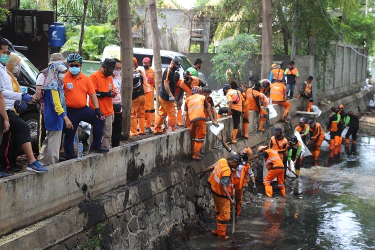 Pemerintah Kota Jakarta Utara terus berupaya melakukan pencegahan banjir musim penghujan di kawasan Cilincing, Koja, dan Kelapa Gading (Cikoding). 