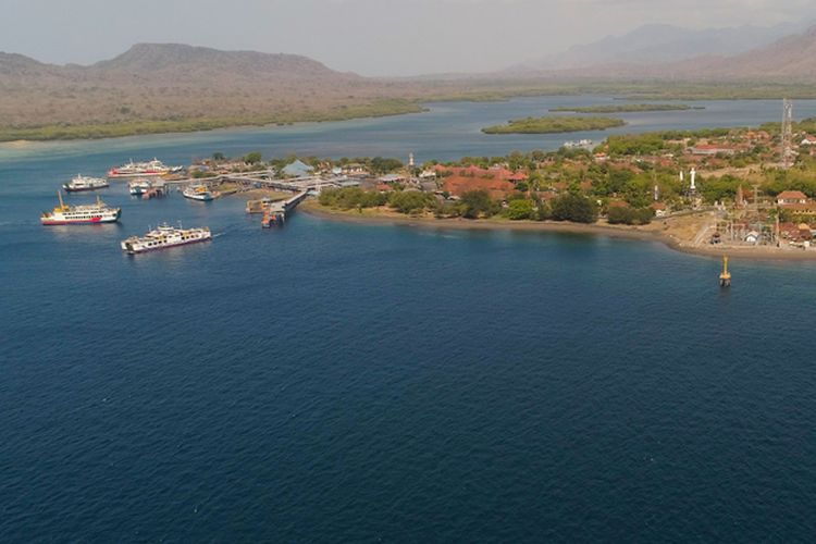 Teluk Gilimanuk, salah satu destinasi pantai di Bali barat.