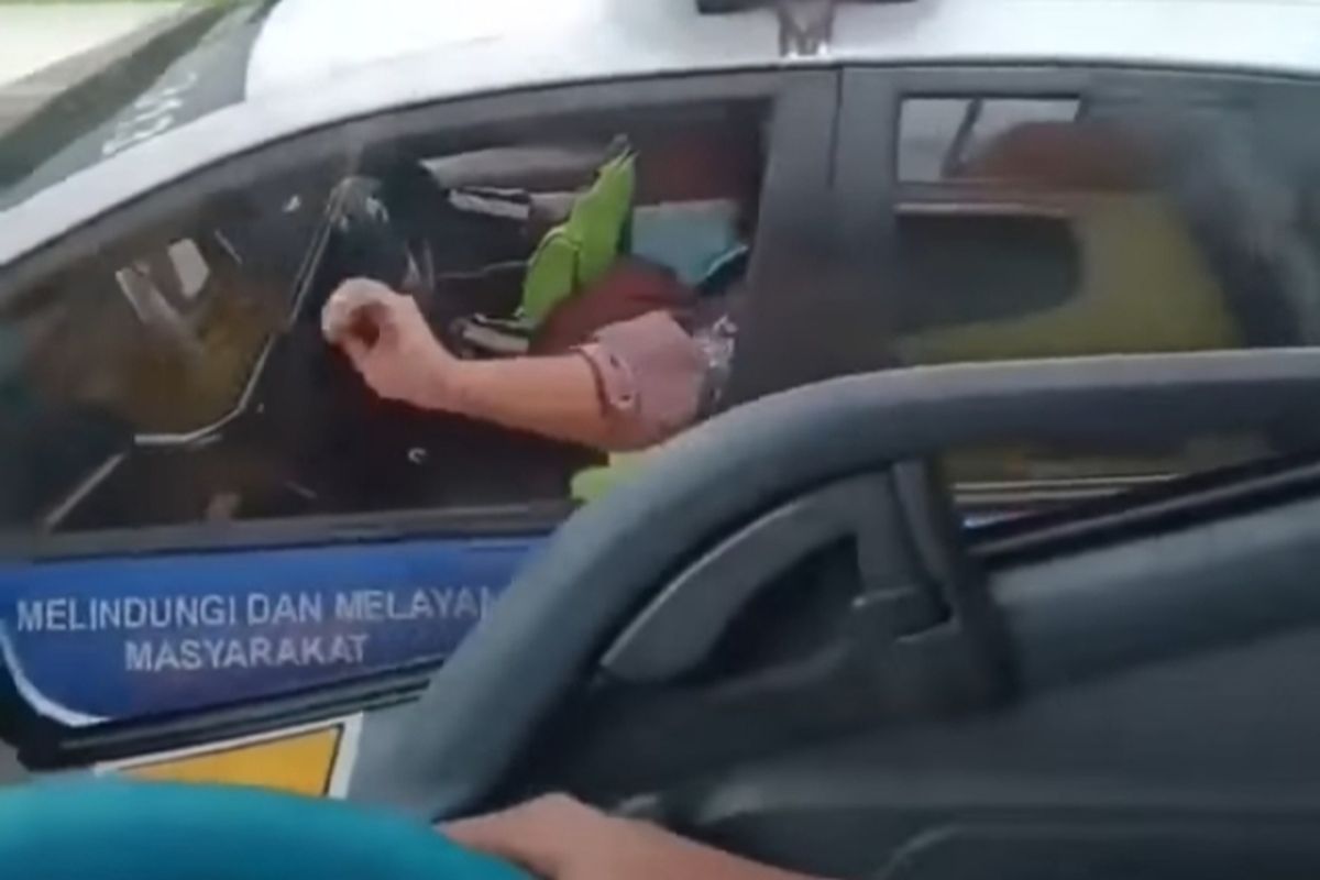 Potongan video viral polisi kejar truk di Tol Pasuruan