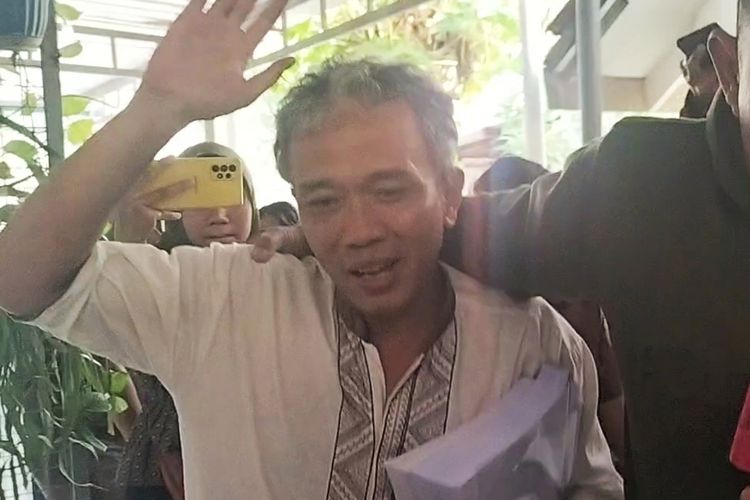 Bambang Tri Mulyono, terdakwah kasus ujaran kebencian, penistaan agama dan ITE, juga divonis hukuman 6 tahun penjara.