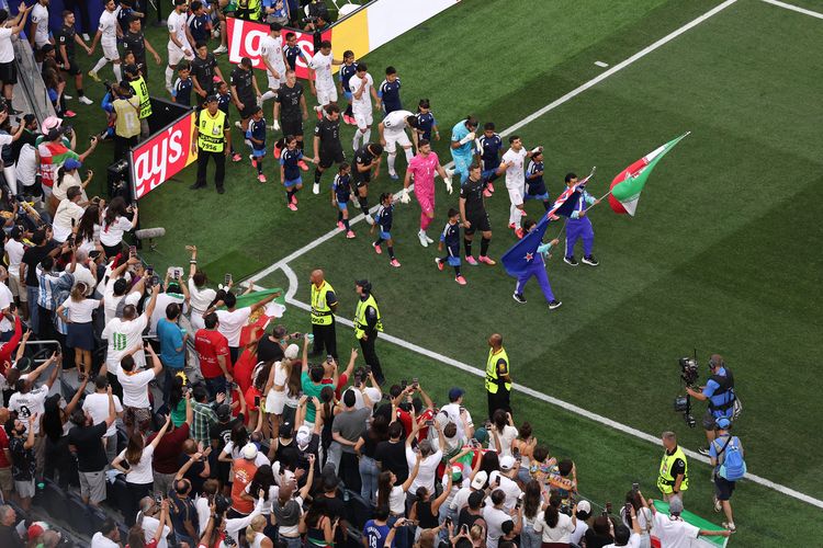 Ada 2 Kubu Suporter Iran di Piala Dunia, Pemain Tak Ambil Pusing