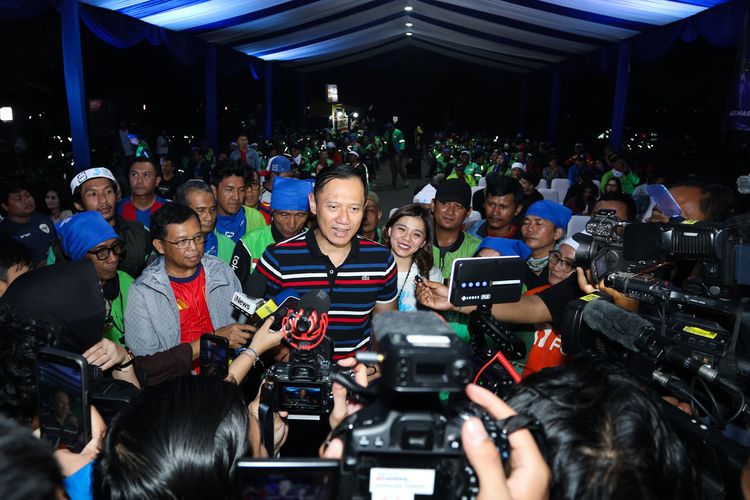 AHY Nobar Piala Dunia Bareng Ojol, Singgung Harapan Timnas Indonesia Tampil di Piala Dunia