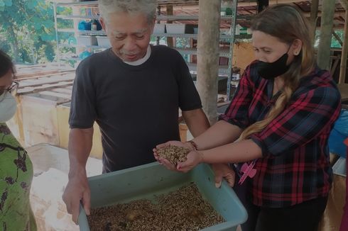 Kisah Warga Semarang Buat Program Menabung Belatung, Hasilnya Menjanjikan 