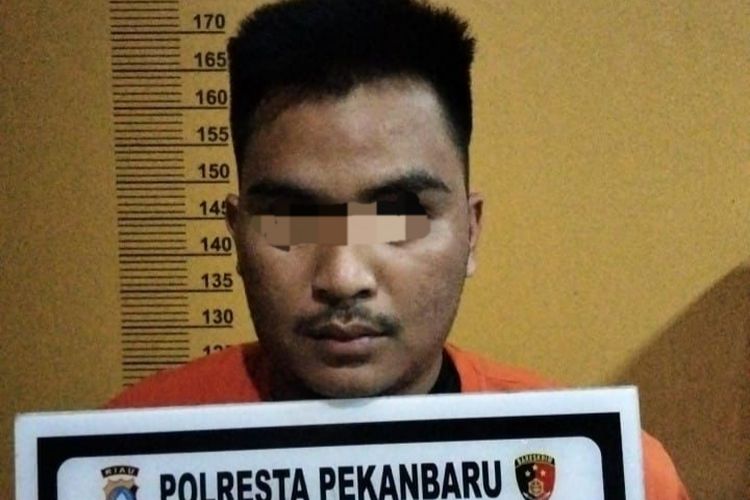 Salah satu pelaku jambret yang ditangkap Satreskrim Polresta Pekanbaru, Sabtu (5/8/2023).