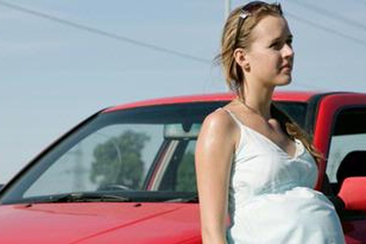 Pastikan bumil beristirahat setiap 90 menit berkendara untuk melancarkan peredaran darah.