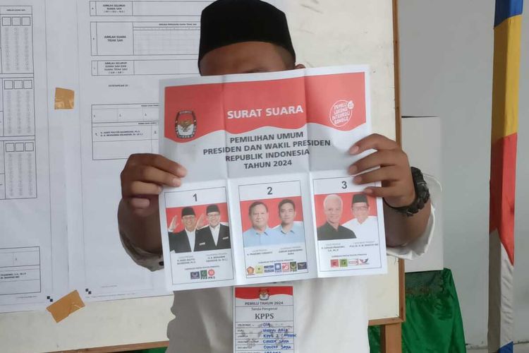 Proses penghitungan suara di TPS para petinggi TKD Prabowo-Gibran di Banten.