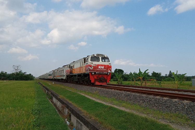 Ilustrasi perjalanan kereta api Daop 9 Jember
