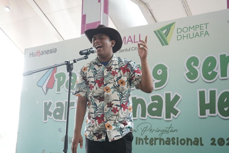 Berikan pengalaman mengekspresikan hobi, Dompet Dhuafa melalui Lembaga Pelayan Masyarakat (LPM) gelar pentas seni anak hebat, akhir pekan lalu di AEON Mall Sentul, Bogor, Jawa Barat.
