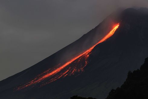 Gunung Merapi 7 Kali Keluarkan Lava Pijar Hari Ini, Meluncur 2.000 Meter