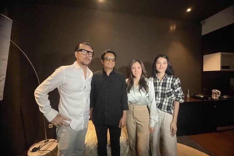 Ferry Salim, Nanda Persada, Wulan Guritno, dan Sarah Felicia tampil dalam sebuah mini seri vertikal berjudul Sugar Baby. 