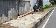 Pemkot Jaksel Bakal Tindak Pembongkar Trotoar di Pondok Indah yang Diganti Hebel