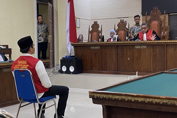 AKP Andri Gustami saat menjalani sidang vonis di PN Tanjung Karang, Kamis (29/2/2024).