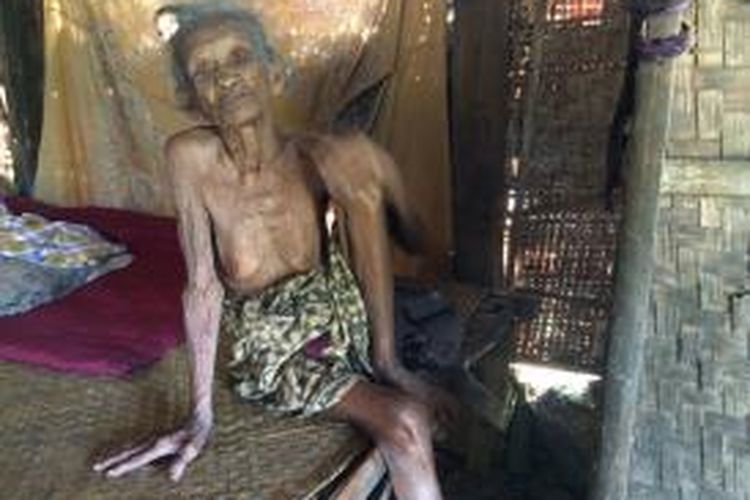 Satreya (95) hidup sebatang kara. Jika lapar, ia sering berteriak lapar dan menangis.