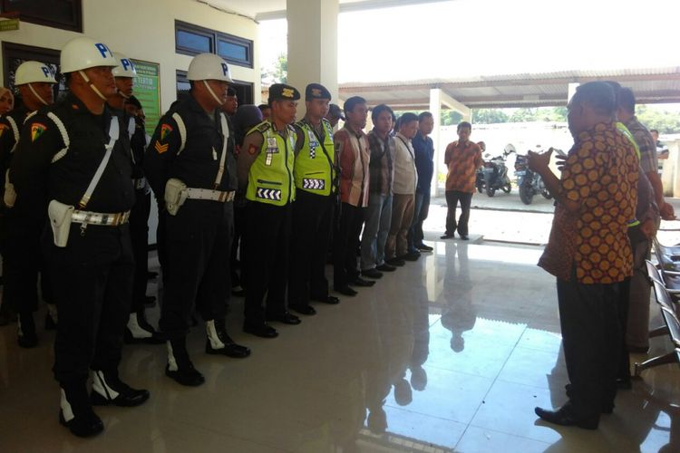 Apel aparat keamanan pada sidang vonis kasus pembunuhan SMA Taruna Nusantara Magelang di PN Mungkid Magelang, Jumat (5/5/2017).