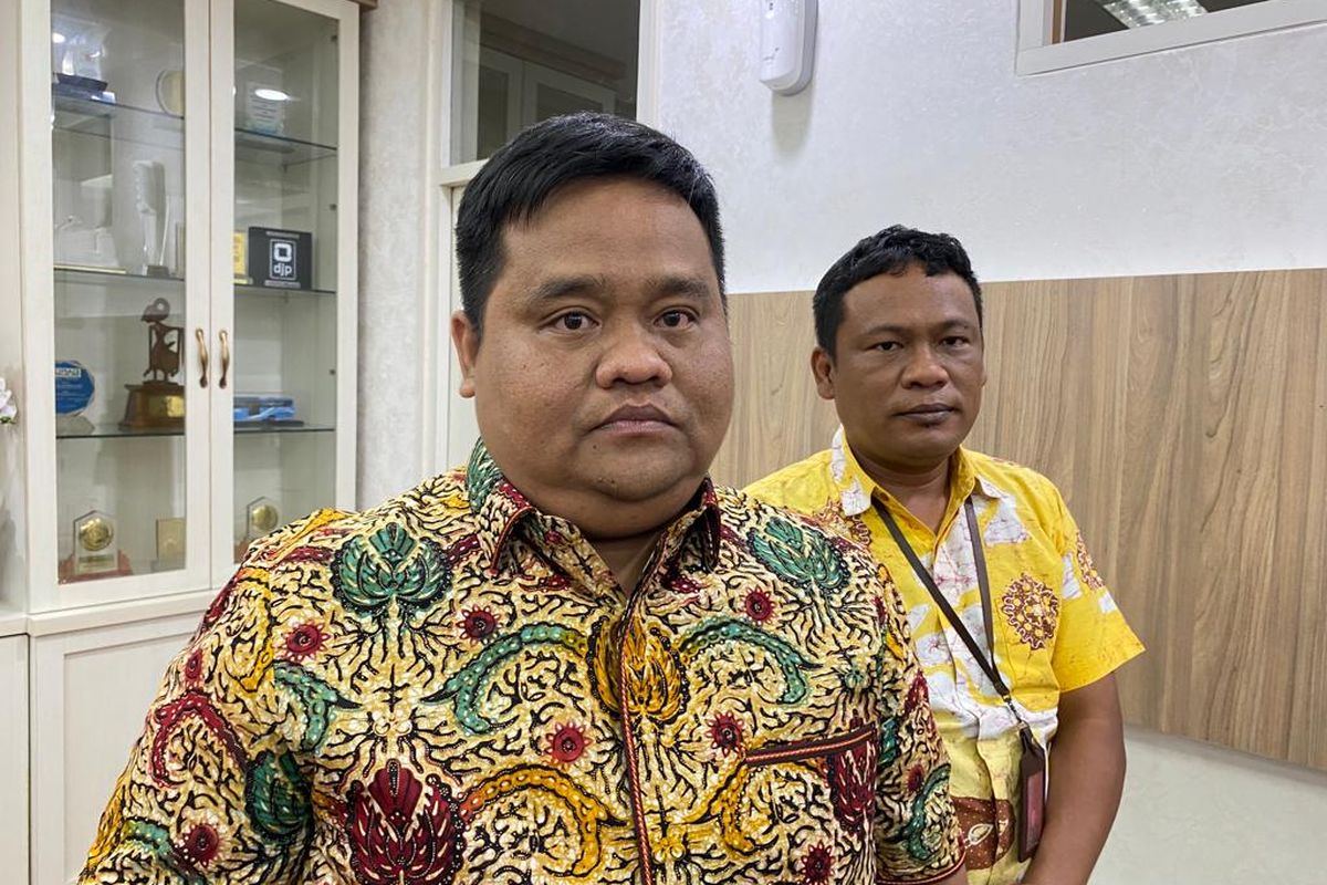 Kepala Kejari Jakarta Barat Iwan Ginting saat ditemui di kantornya, Jumat (28/7/2023). Dia menjelaskan soal kasjs dugaan korupsi pengadaan barang dan jasa di anak usaha Telkom Group. 